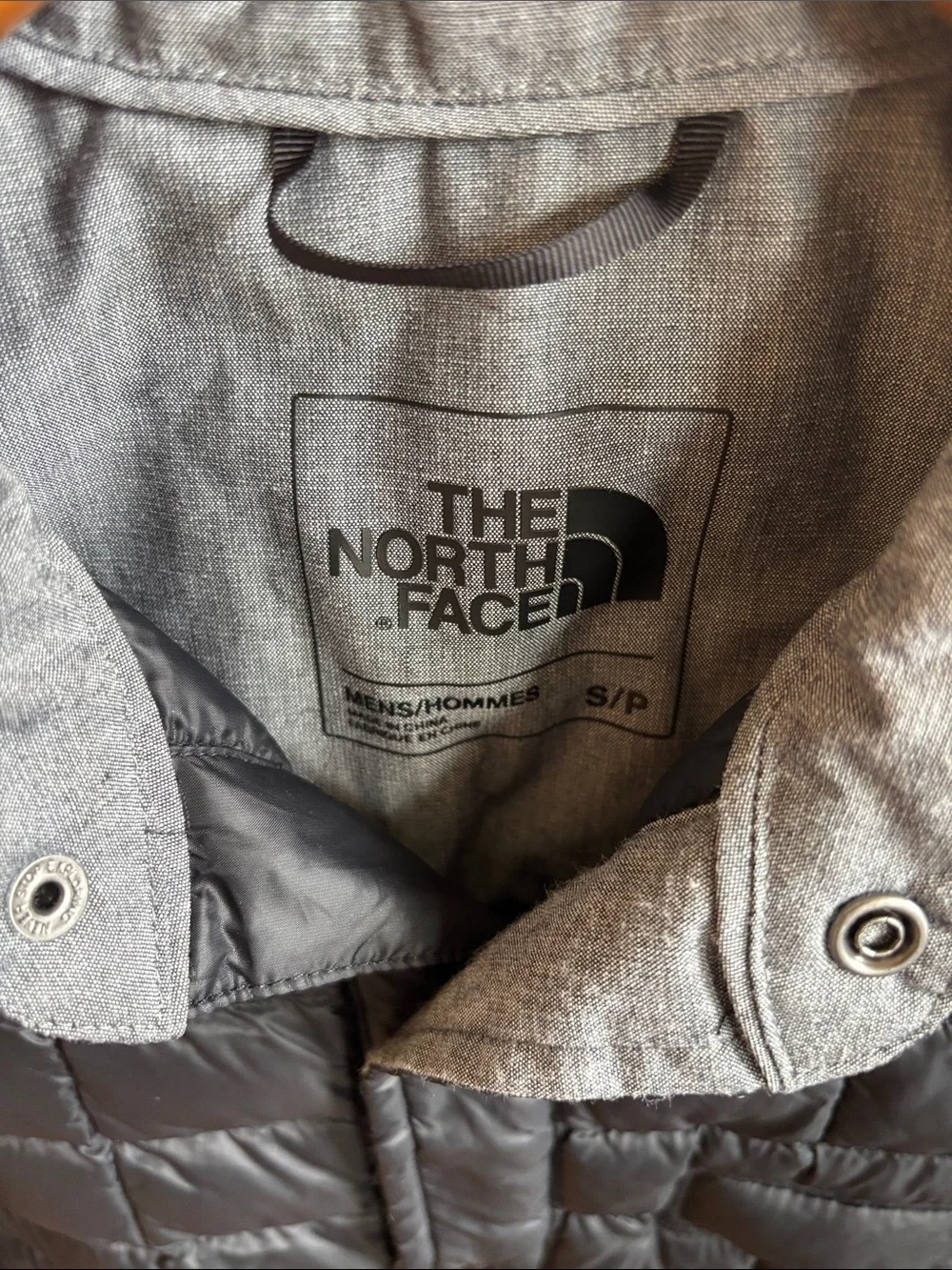 The North Face Men’s Black Quilted Puffer Shirt Jacket
